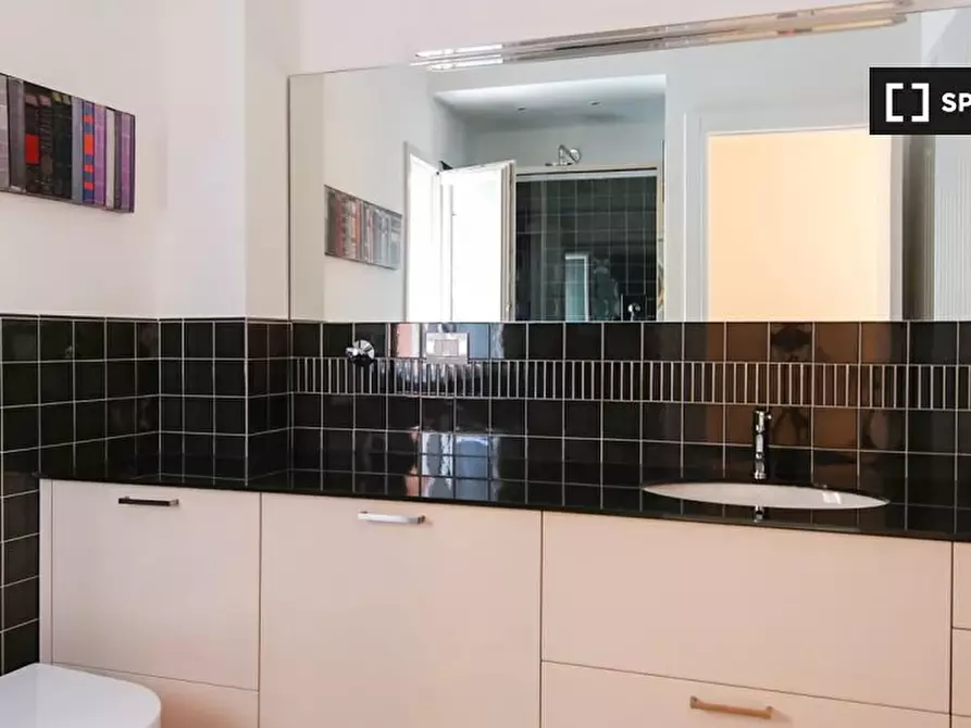 Immagine 13 di Appartamento in affitto  in Via Rizzoli a Bologna