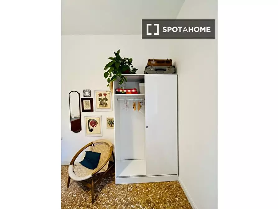 Immagine 11 di Camera condivisa in affitto  in Via Giuseppe Cei a Roma