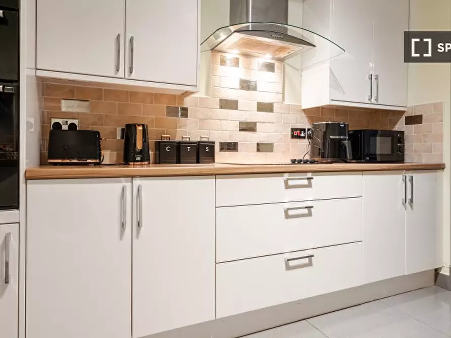 Immagine 18 di Appartamento in affitto  in Gloucester Rd a 