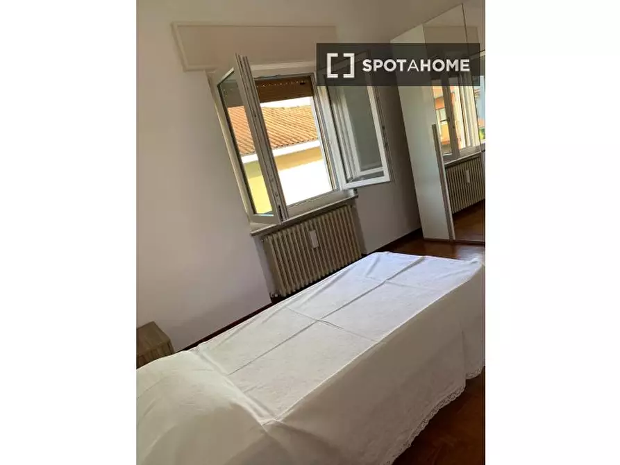 Immagine 1 di Camera condivisa in affitto  in Via G. Deledda a Treviolo