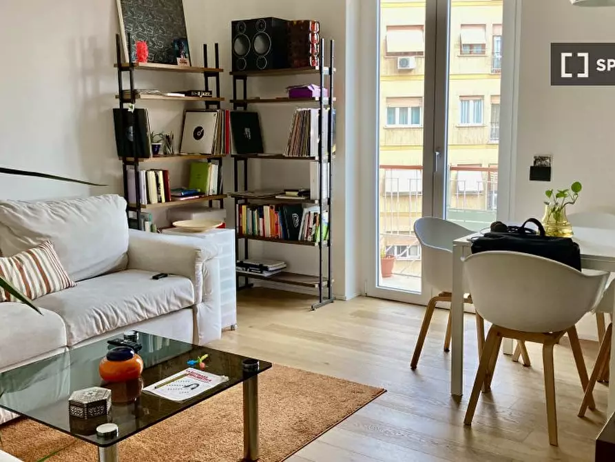 Immagine 5 di Camera condivisa in affitto  in Via degli Opimiani a Roma