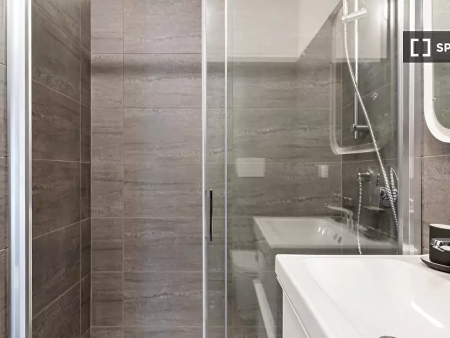 Immagine 2 di Ufficio in affitto  in Via Luciano Manara a Milano