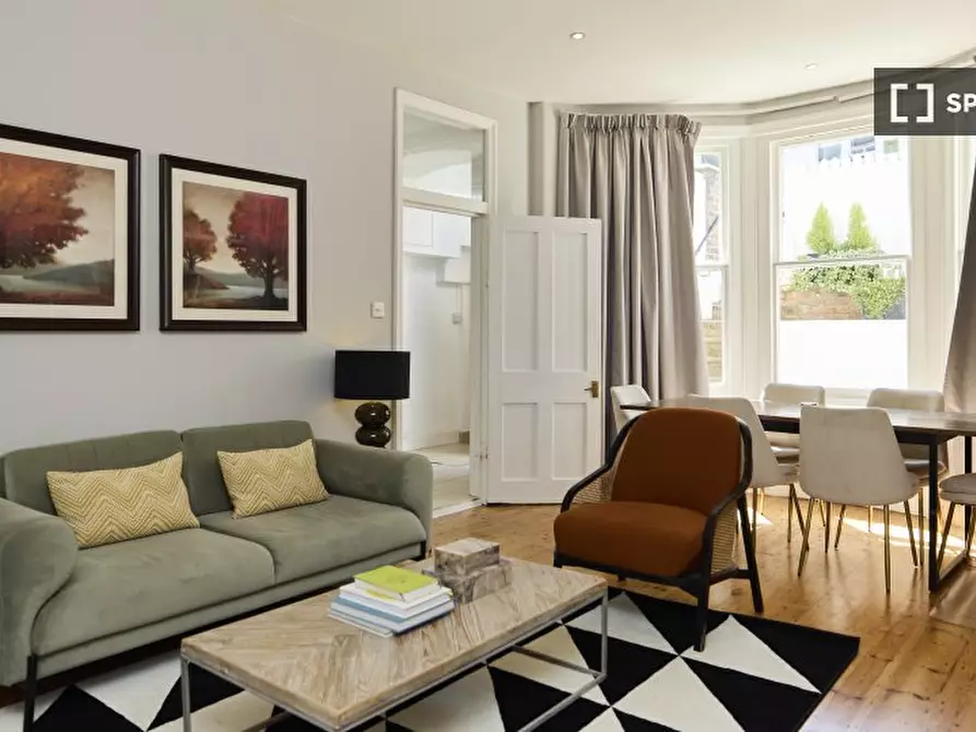Immagine 2 di Appartamento in affitto  in Sinclair Rd a Hammersmith