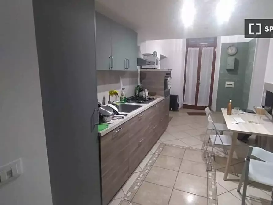 Immagine 12 di Camera condivisa in affitto  in Vico Canalone a Fontana dei Serpi a Napoli