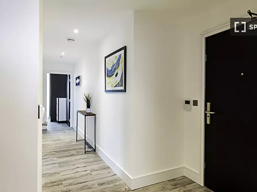 Immagine 14 di Appartamento in affitto  in Icon Tower a Ealing