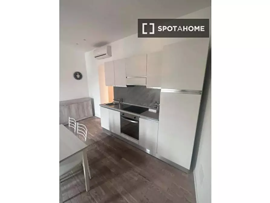 Immagine 5 di Appartamento in affitto  in Via Macedonio Melloni a Milano
