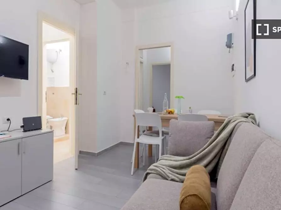 Immagine 16 di Camera condivisa in affitto  in Via Benaco a Roma