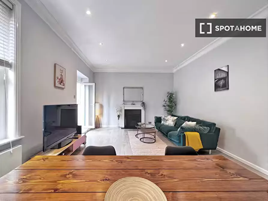 Immagine 1 di Appartamento in affitto  in Daleham Gardens a Camden Town