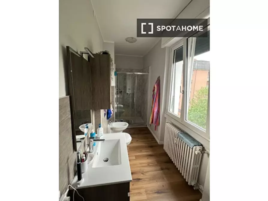 Immagine 10 di Camera condivisa in affitto  in Via Lorenteggio a Milano