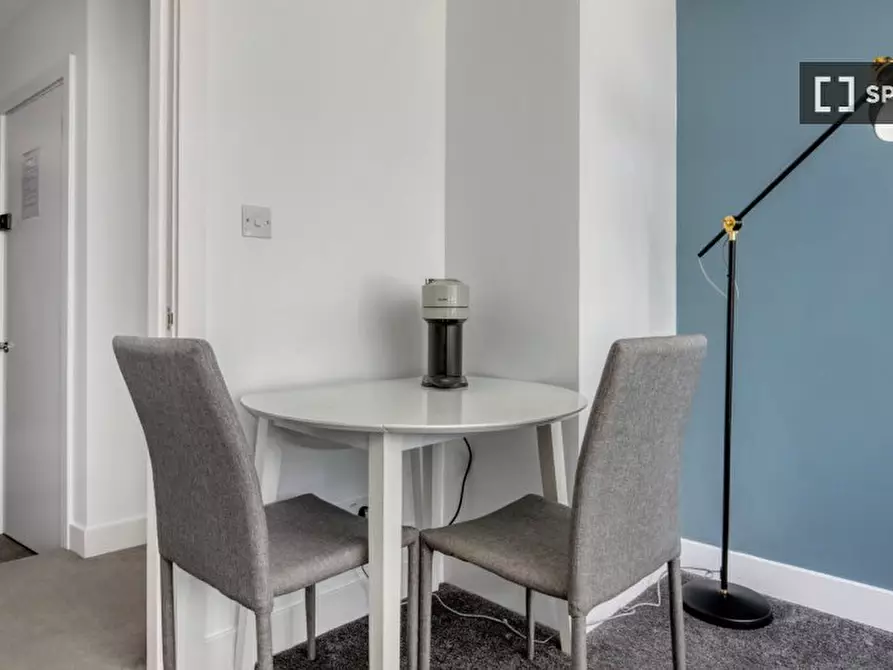 Immagine 3 di Appartamento in affitto  in Aldersgate St a Islington