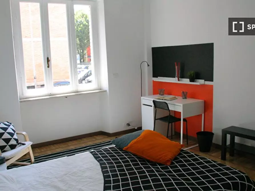 Immagine 2 di Camera condivisa in affitto  in Via Pallanza a Torino