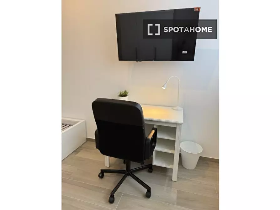 Immagine 1 di Camera condivisa in affitto  in Via Cesana a Torino