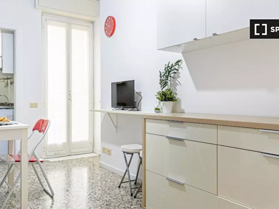 Immagine 17 di Camera condivisa in affitto  in Viale Teodorico a Milano