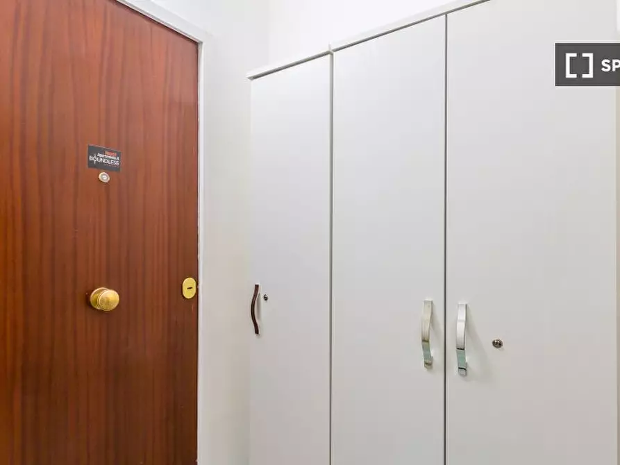 Immagine 15 di Appartamento in affitto  in Via Suor Orsola a Napoli