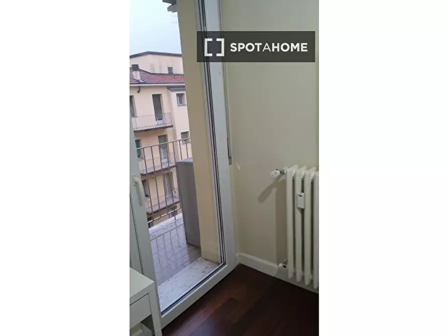Immagine 3 di Camera condivisa in affitto  in Via Giovanni Brugnoli a Bologna