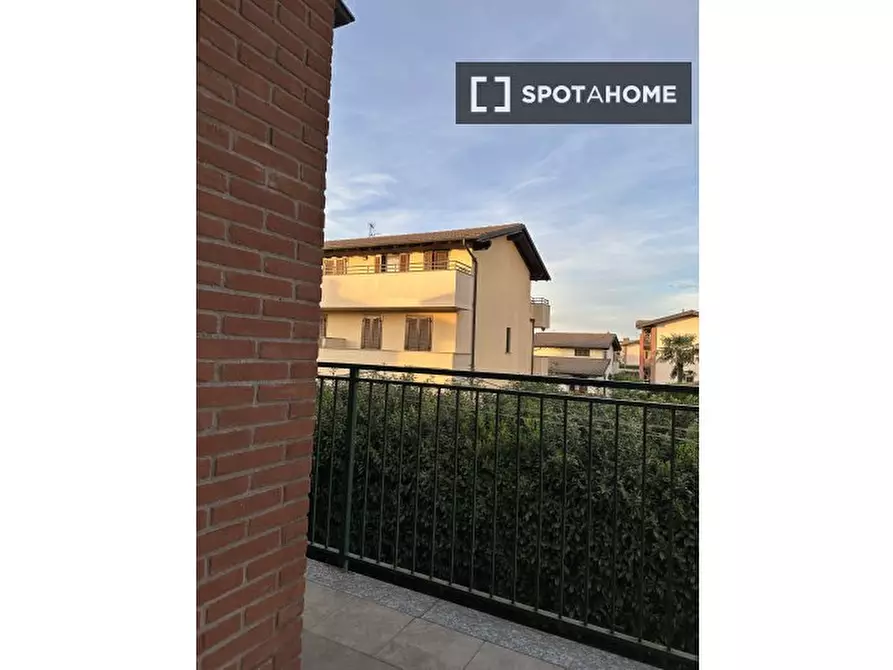 Immagine 2 di Camera condivisa in affitto  in Via delle Querce a Alagna