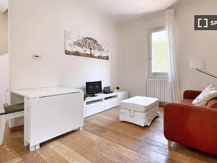 Immagine 8 di Ufficio in affitto  in Via dei Colli a Bologna