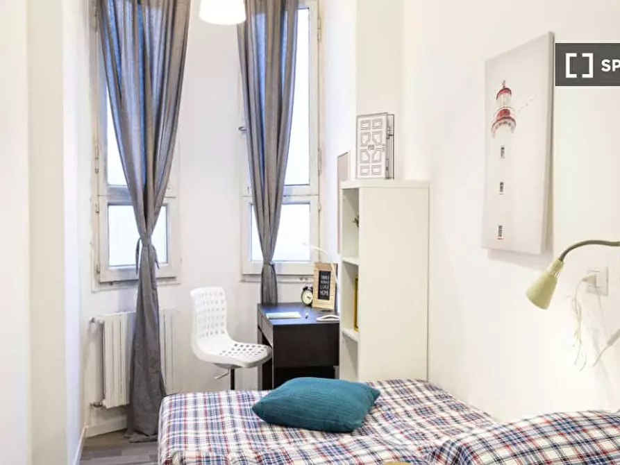 Immagine 2 di Camera condivisa in affitto  in Via Paolo Bassi a Milano