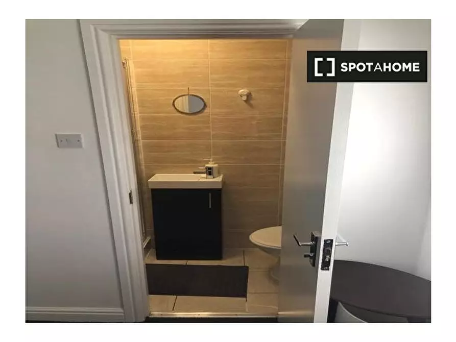 Immagine 4 di Camera condivisa in affitto  in Froissart Rd a Eltham