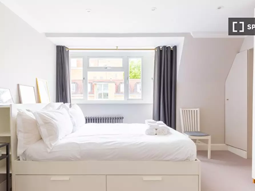 Immagine 8 di Appartamento in affitto  in flat a Kensington