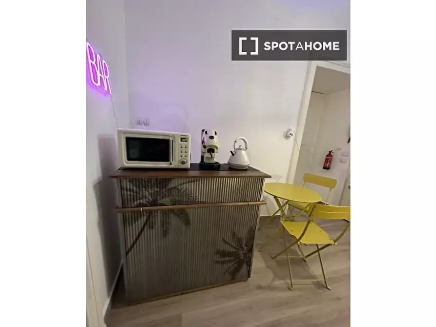Immagine 6 di Camera condivisa in affitto  in Via Pandolfo Collenuccio a Napoli