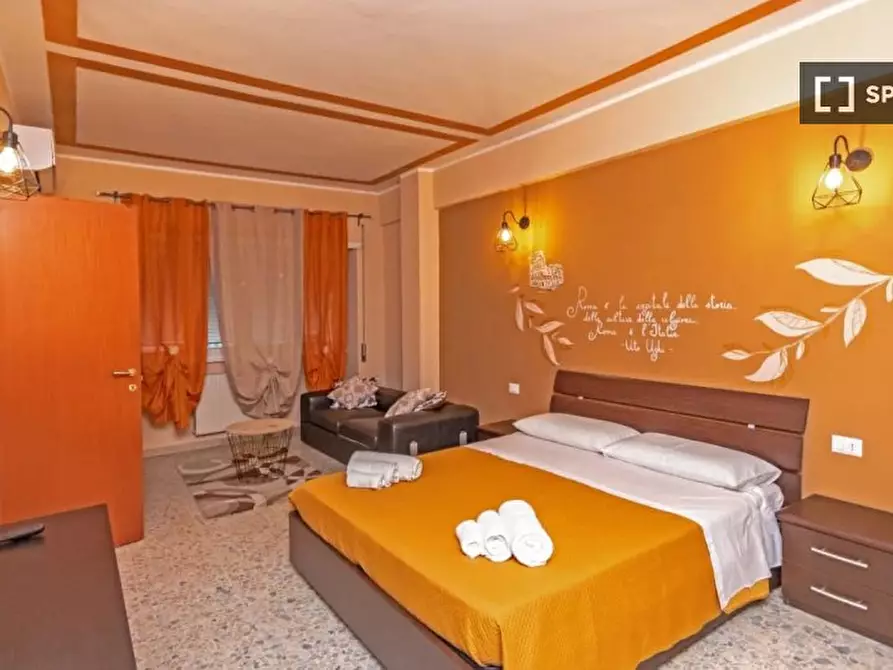 Immagine 1 di Appartamento in affitto  in Via Oderisi da Gubbio a Roma