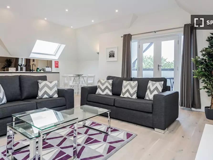 Immagine 3 di Appartamento in affitto  in B Oak Hill Rd a Kingston Upon Thames