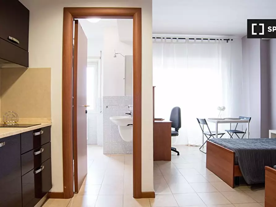 Immagine 3 di Ufficio in affitto  in Via Prenestina a Roma