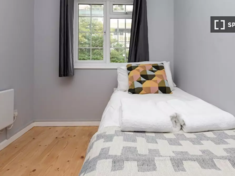 Immagine 4 di Appartamento in affitto  in Havil St a Camberwell