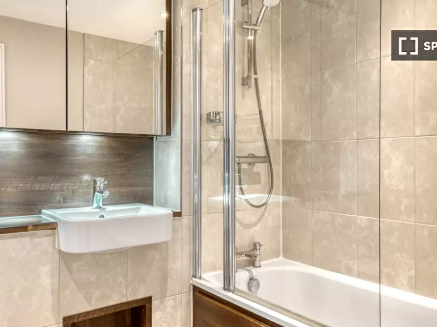 Immagine 10 di Appartamento in affitto  in Enterprise Way a Wandsworth