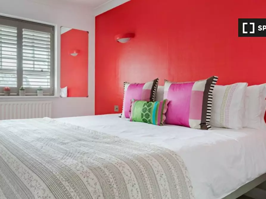 Immagine 10 di Appartamento in affitto  in Neal St a Camden Town