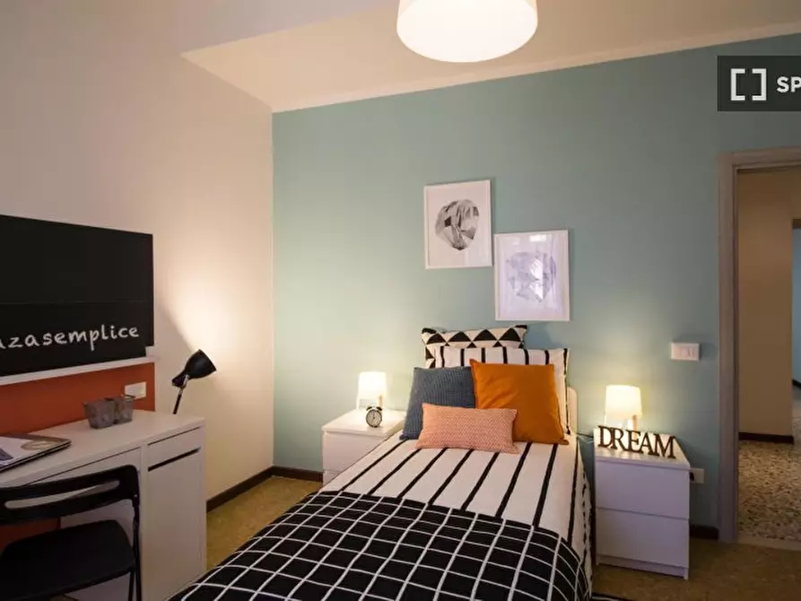 Immagine 2 di Camera condivisa in affitto  in Pasubio/C a Brescia