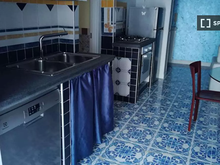 Immagine 9 di Camera condivisa in affitto  in Via Santa Maria delle Grazie a Loreto a Napoli