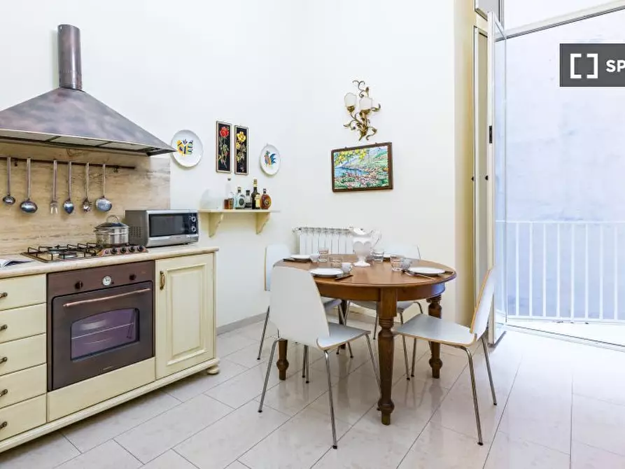 Immagine 5 di Appartamento in affitto  in Via Cisterna dell'Olio a Napoli