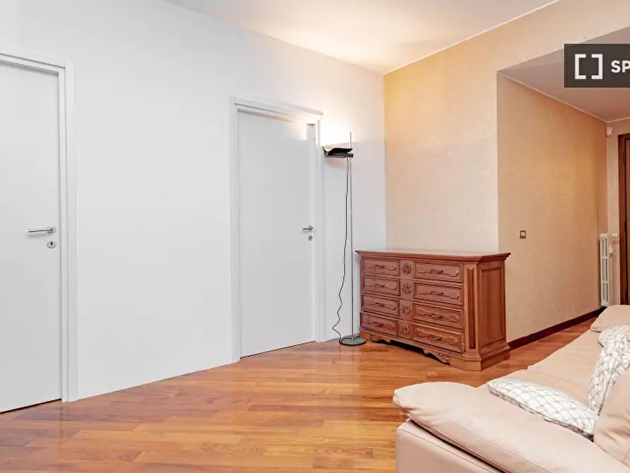 Immagine 16 di Camera condivisa in affitto  in Via Francesco Caracciolo a Milano