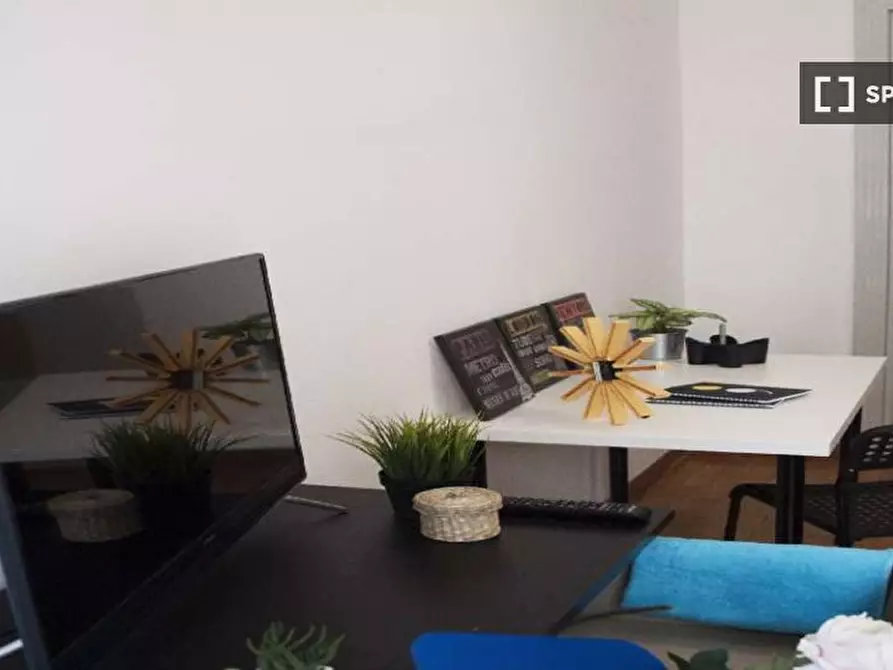 Immagine 13 di Camera condivisa in affitto  in Viale Tunisia a Milano