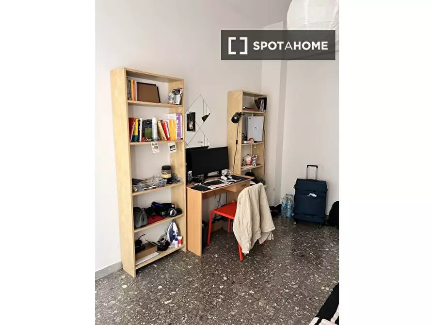 Immagine 1 di Camera condivisa in affitto  in Via Monte Viglio a Roma