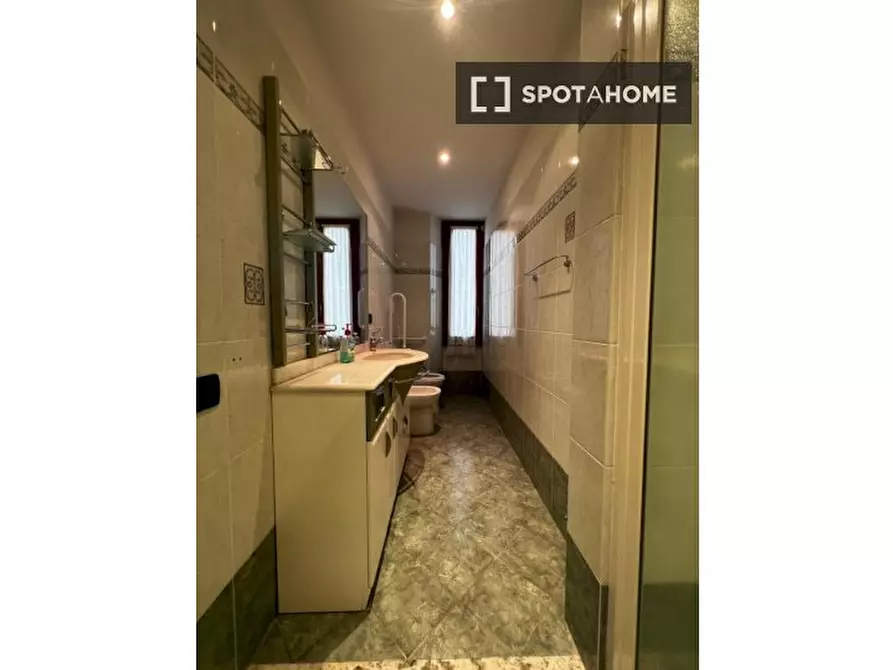 Immagine 12 di Camera condivisa in affitto  in Via Giuseppe la Farina a Firenze