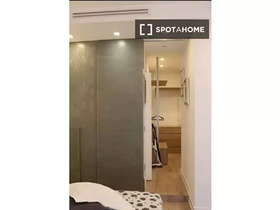 Immagine 16 di Appartamento in affitto  in Via Silvestri a Roma