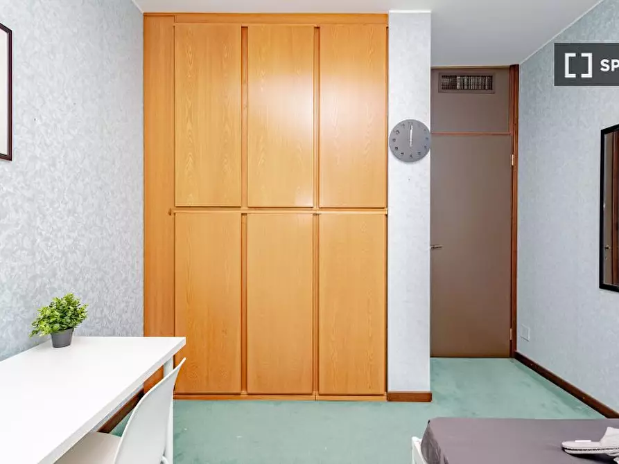 Immagine 3 di Camera condivisa in affitto  in Via Francesco Caracciolo a Milano