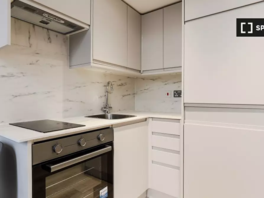 Immagine 13 di Appartamento in affitto  in Nevern Rd a Kensington