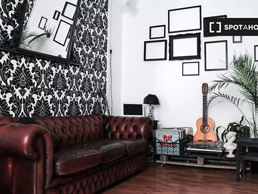 Immagine 2 di Camera condivisa in affitto  in Viale Glorioso a Roma