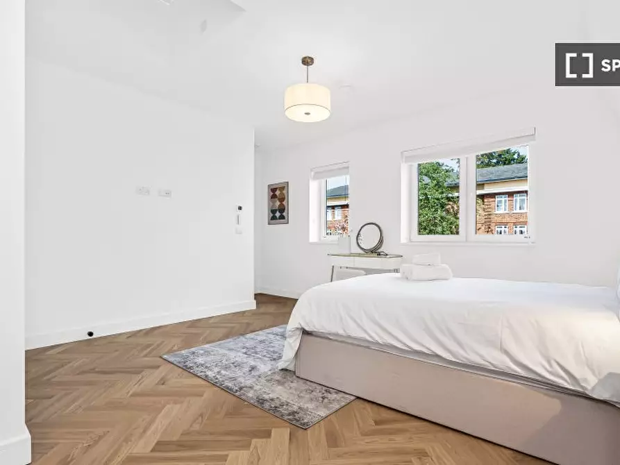 Immagine 13 di Appartamento in affitto  in E Waldeck Rd a Hounslow