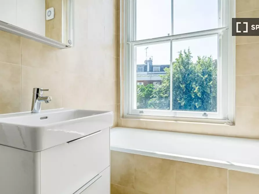 Immagine 12 di Appartamento in affitto  in Old Brompton Rd a Kensington