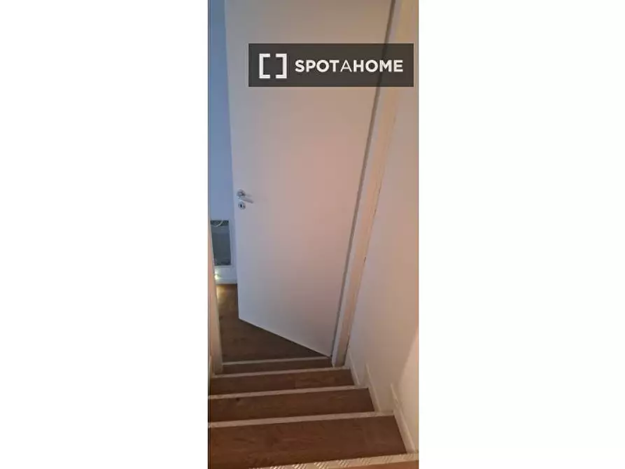 Immagine 19 di Camera condivisa in affitto  in Alzaia Naviglio Pavese a Milano