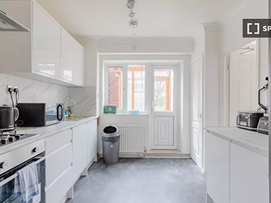 Immagine 16 di Appartamento in affitto  in Grange Park Rd a Walthamstow