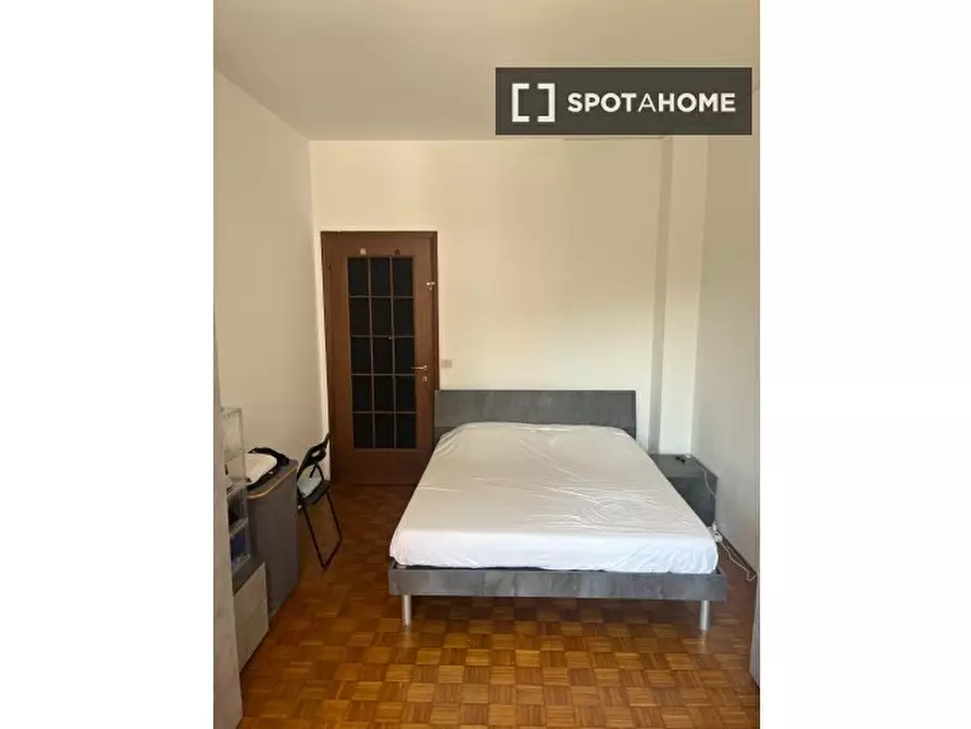 Immagine 3 di Camera condivisa in affitto  in Via Privata Renzo e Lucia a Milano