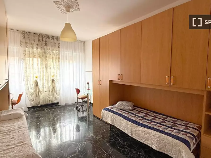 Immagine 12 di Camera condivisa in affitto  in C.so Europa a Genova