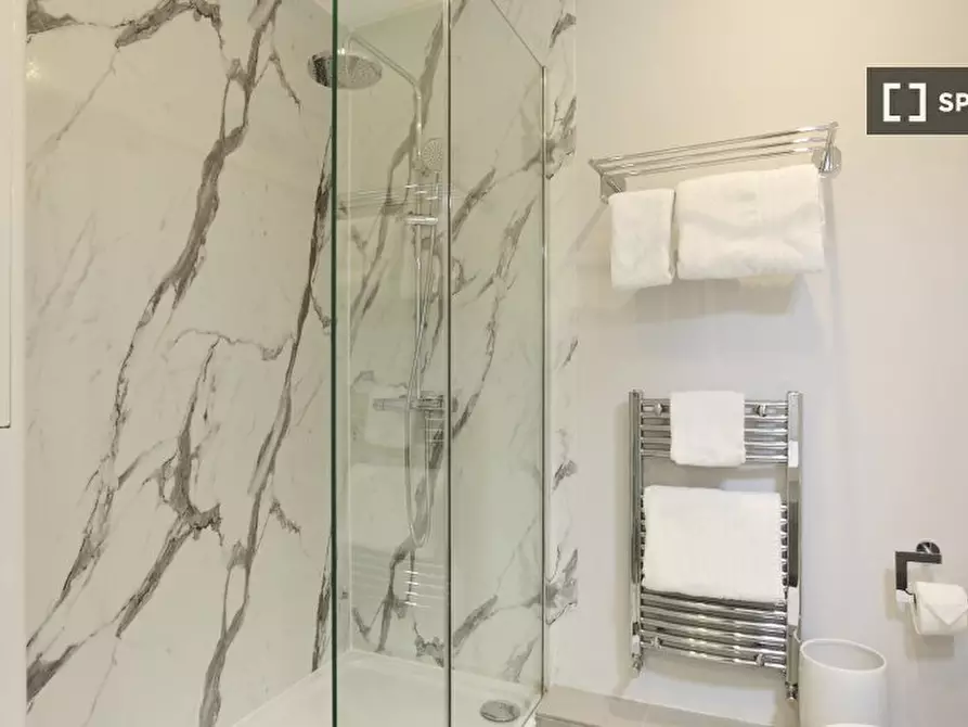 Immagine 3 di Appartamento in affitto  in Queensberry Place a Kensington