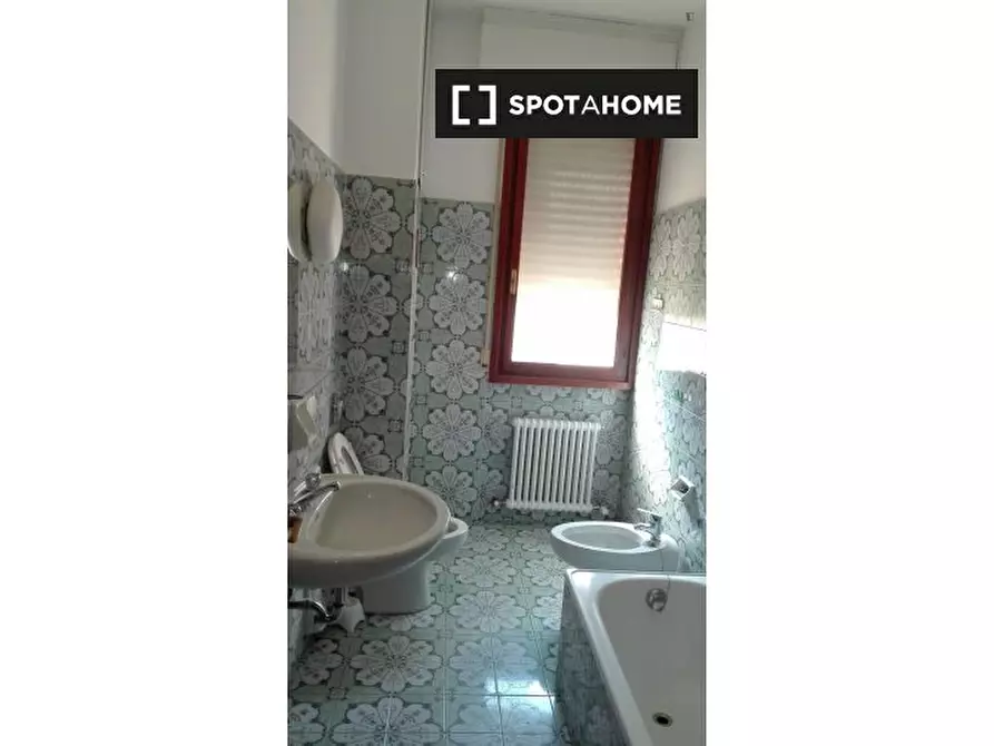 Immagine 17 di Camera condivisa in affitto  in Via Leonetto Cipriani a Bologna